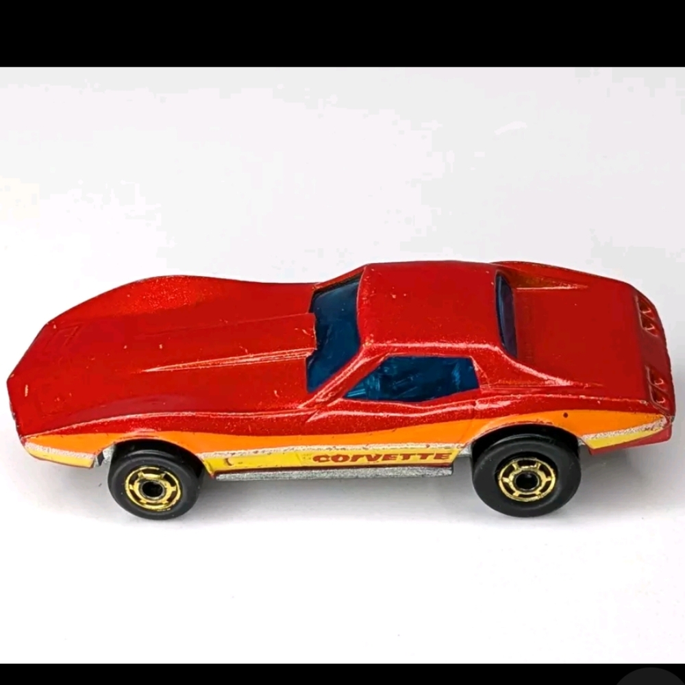 Vintage 1980 Hot Wheels red Corvette Stingray Gold Wheels, Mattel Hong Kong